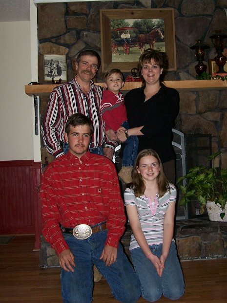 1624371_with_family2